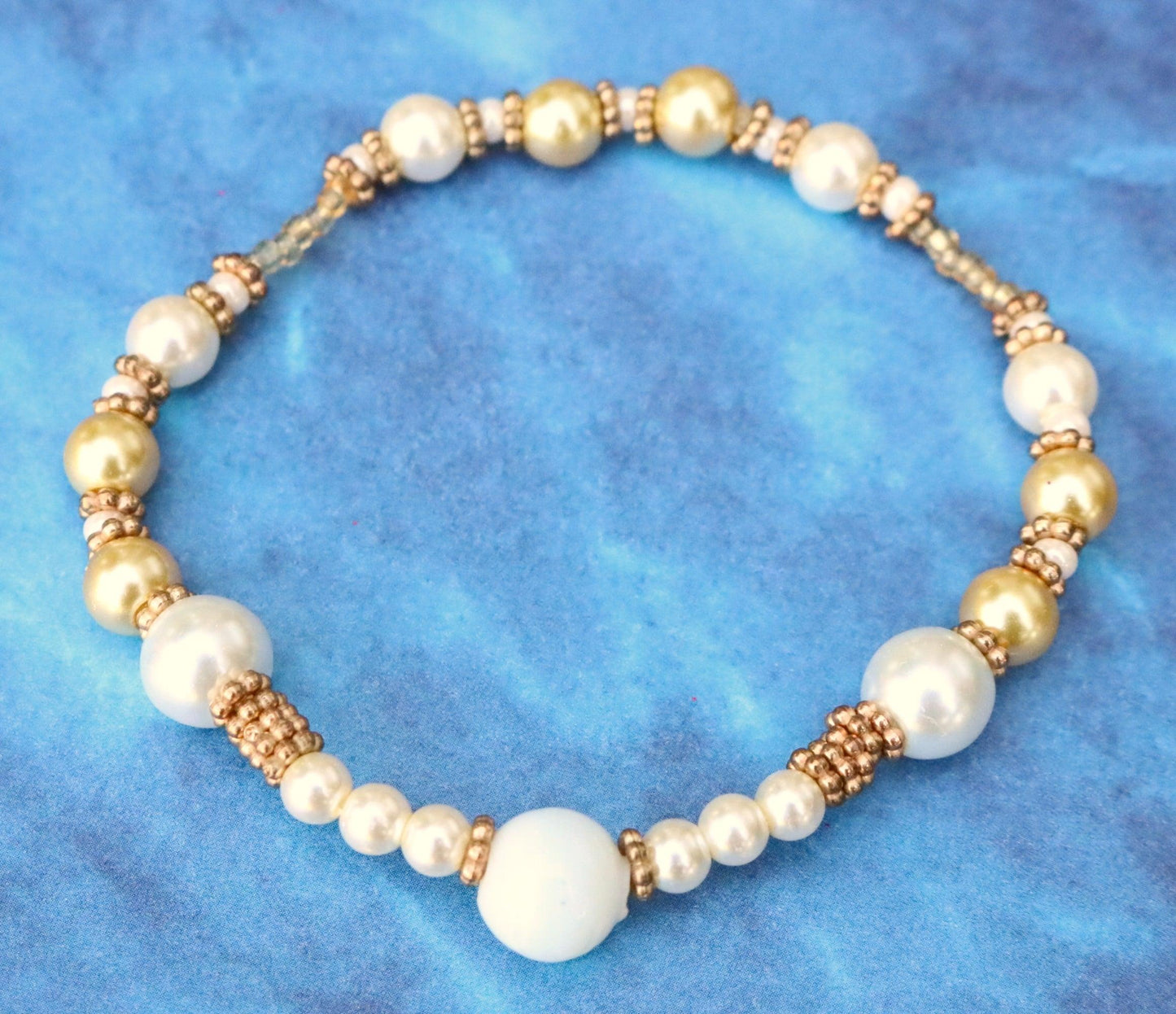 Make a Splash - Golden and White Mermaid's Delight Glass Bracelet - Monkeysmojo