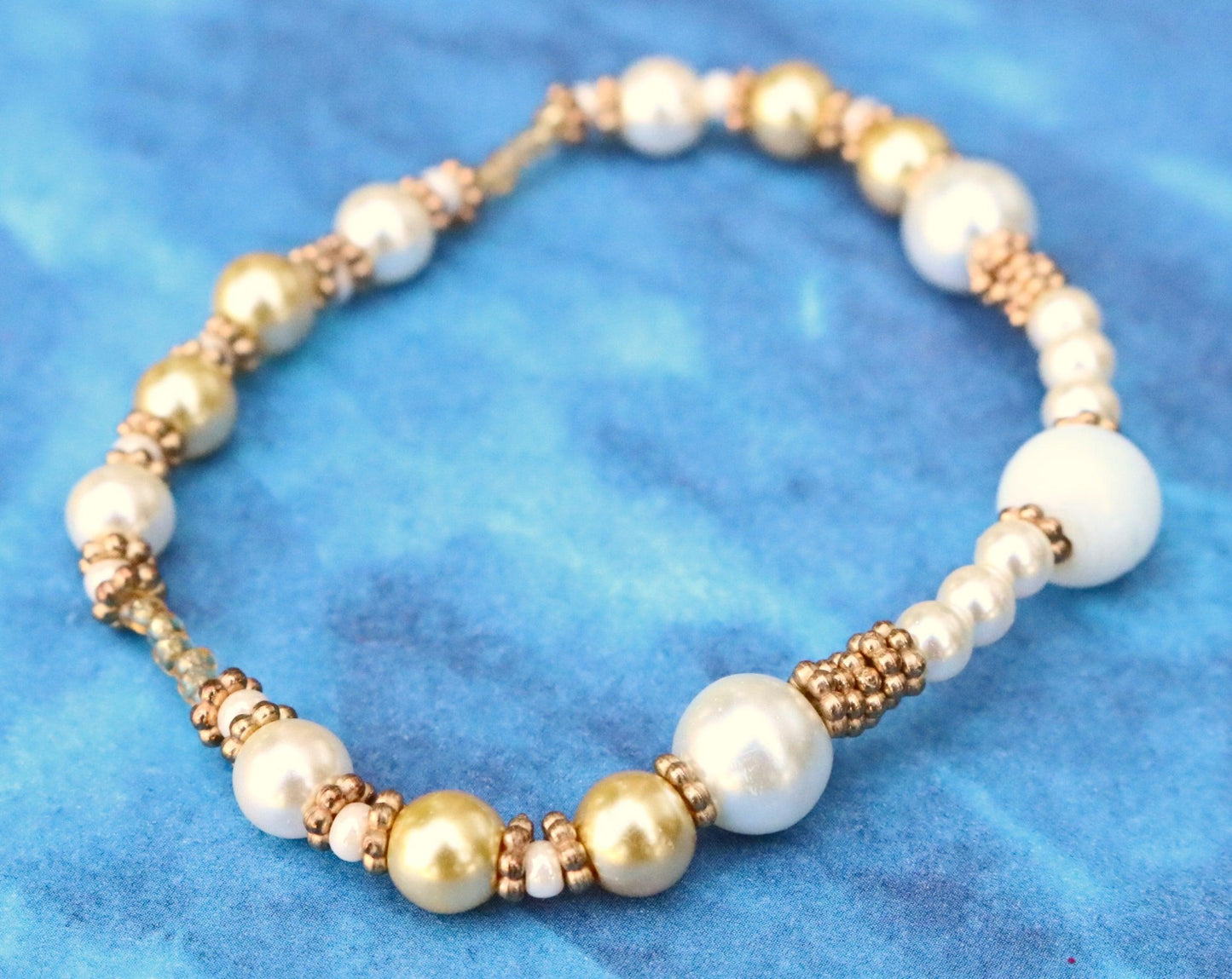 Make a Splash - Golden and White Mermaid's Delight Glass Bracelet - Monkeysmojo