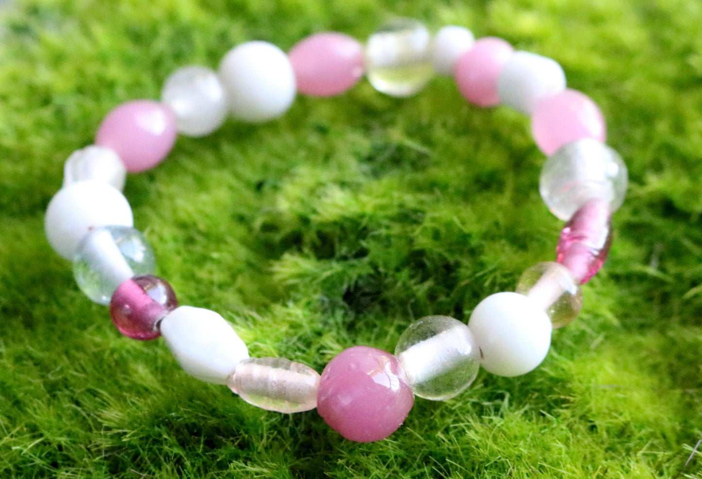 Pink White Pink White Glass Bead Bracelet Delight! Assorted Glass Bead Women's Bracelet - Monkeysmojo