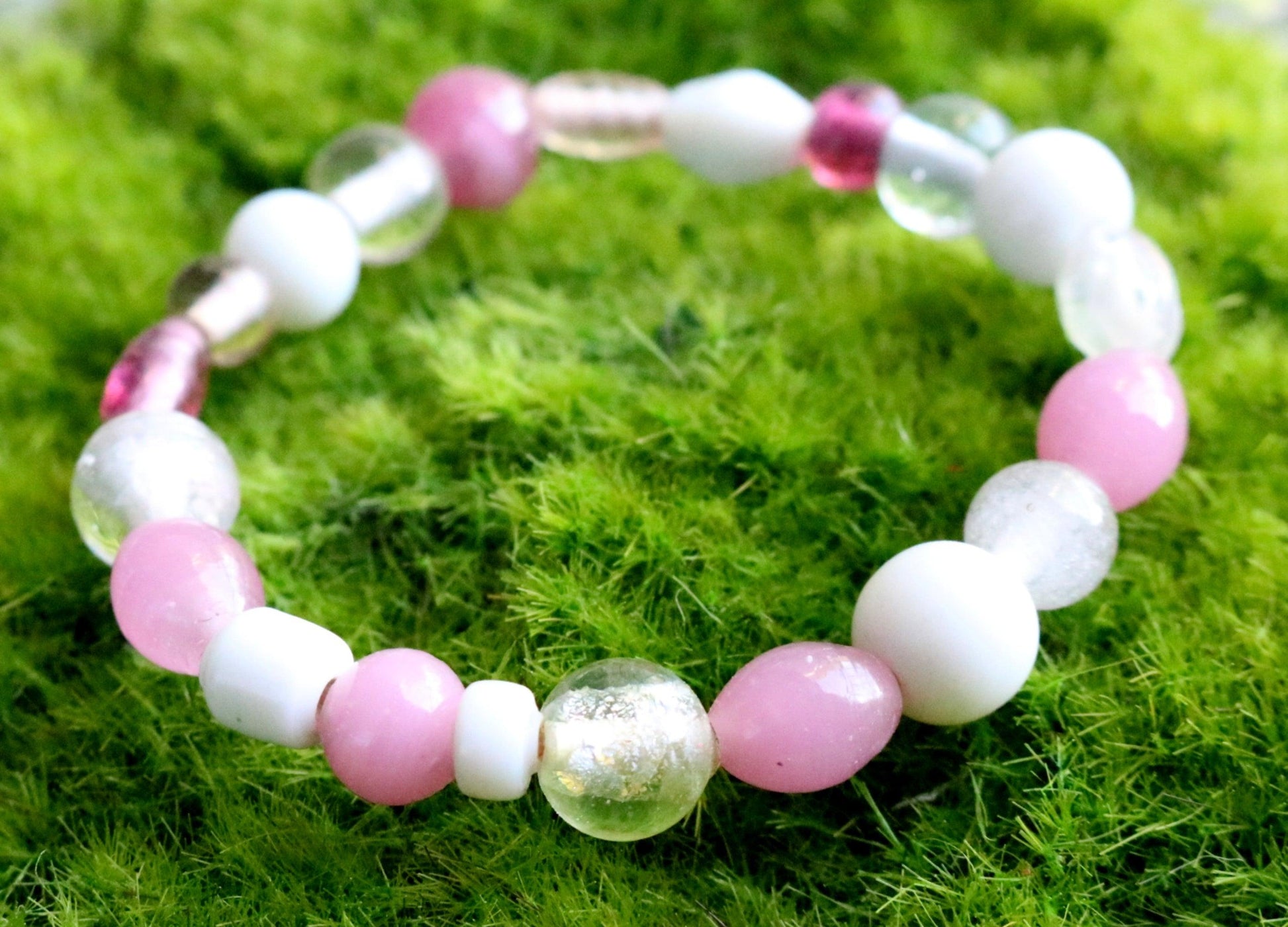 Pink White Pink White Glass Bead Bracelet Delight! Assorted Glass Bead Women's Bracelet - Monkeysmojo