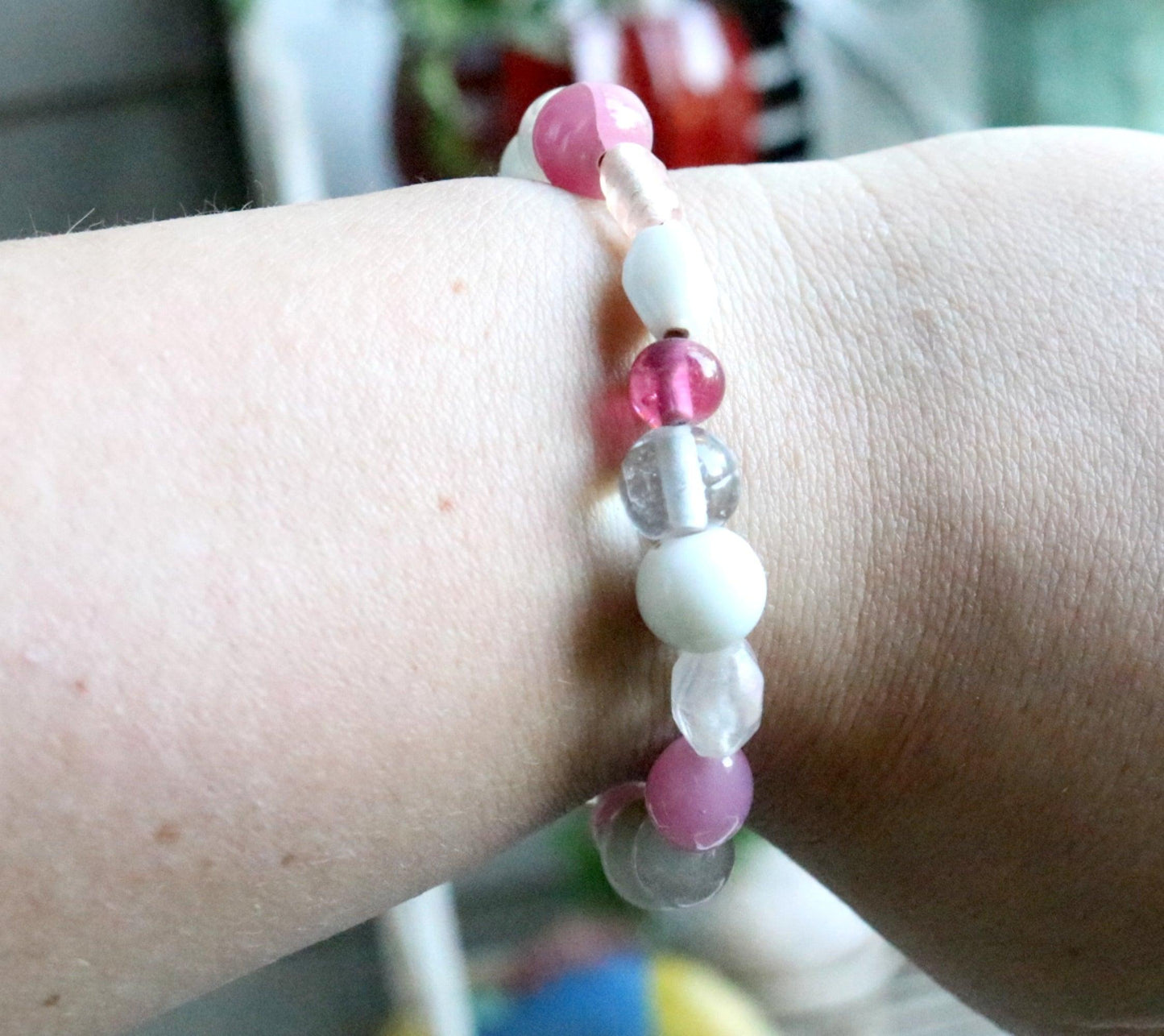 Pink White Pink White Glass Bead Bracelet Delight! Assorted Glass Bead Women's Bracelet - Monkeysmojo